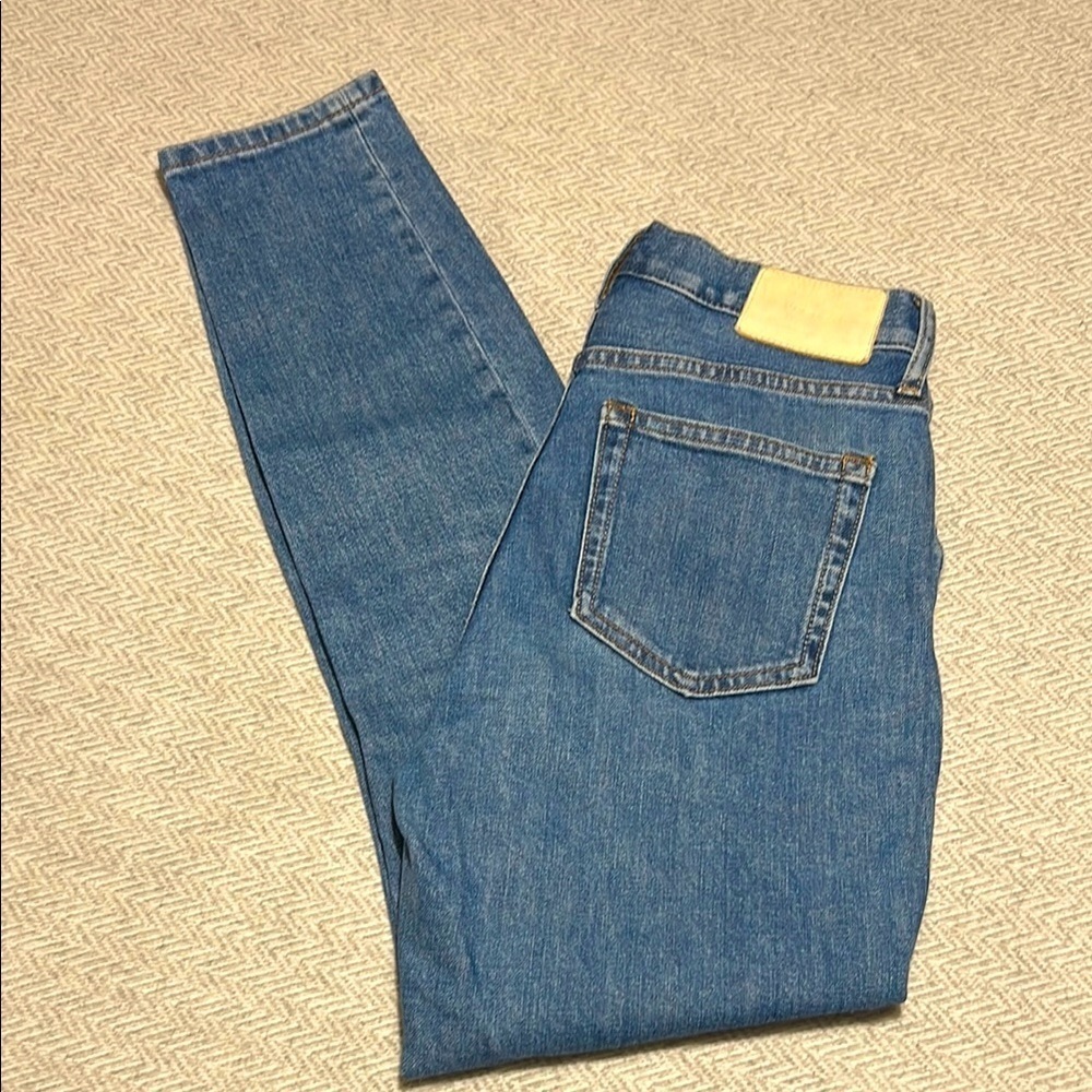 EVERLANE High rise Skinny Jean.  Size 25 Regular.